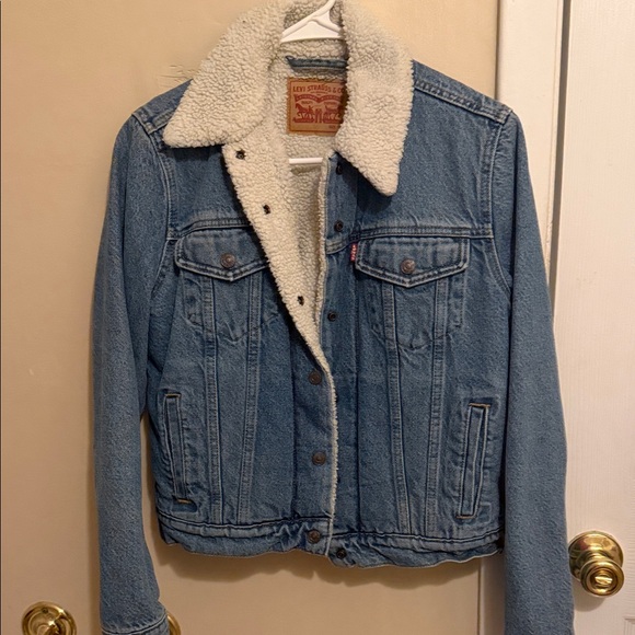 Levi's Women's Classic Blue Jean Jacket with Cream Sherpa Collar - Picture 1 of 3